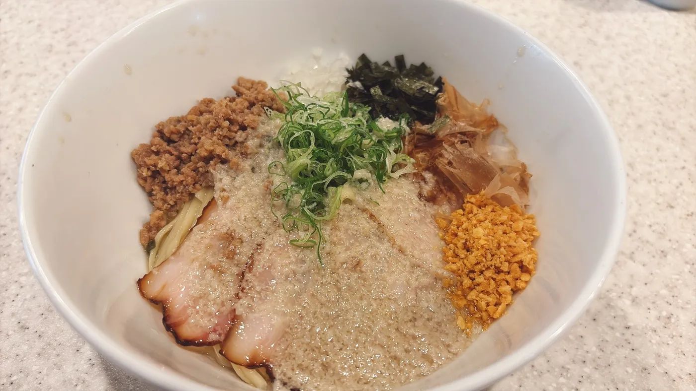 らぅめん考房 ありがた屋 黒豚背脂×白醤油出汁の油そば