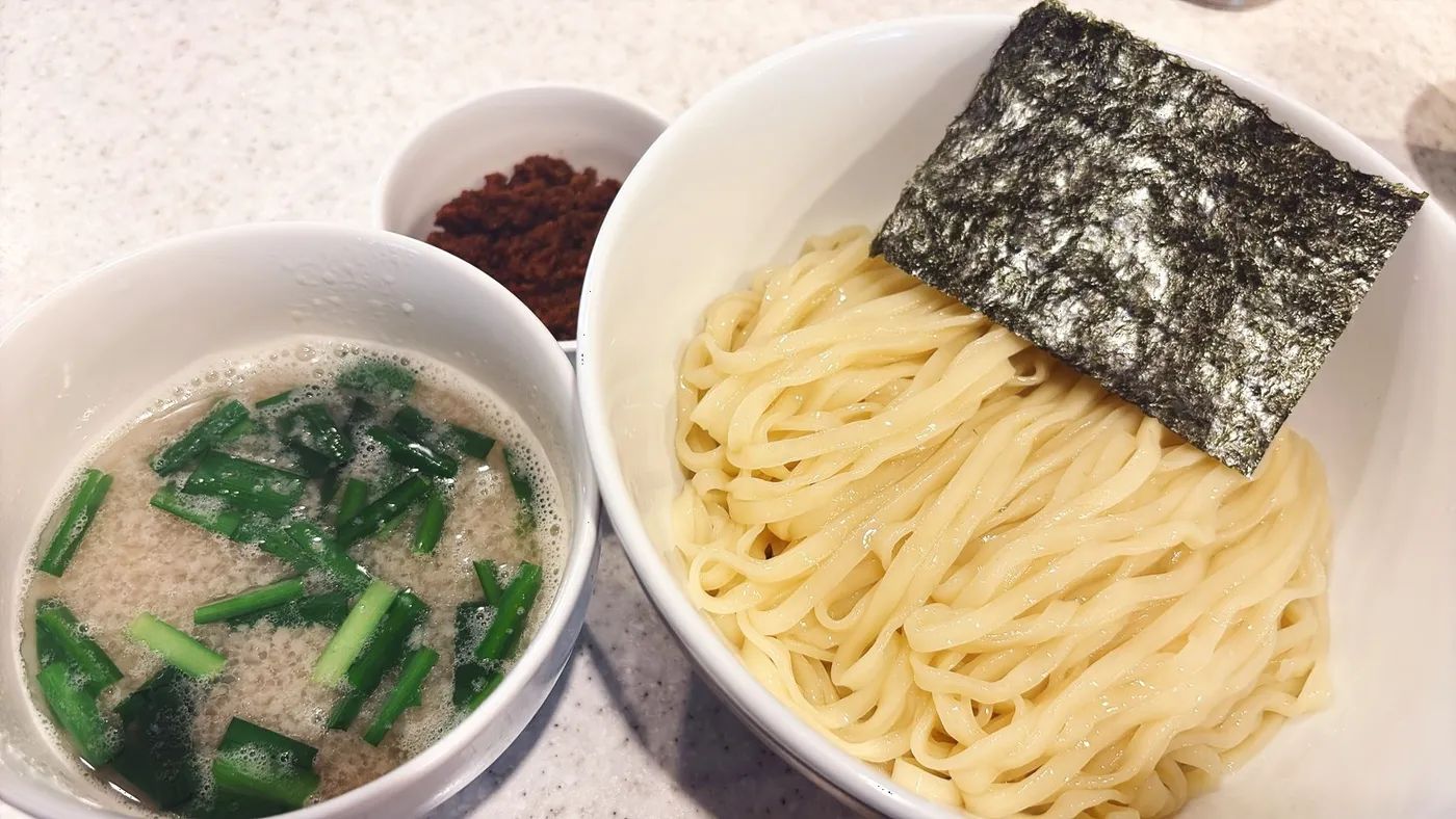 らぅめん考房 ありがた屋 黒豚背脂×青唐辛子の塩台湾つけ麺
