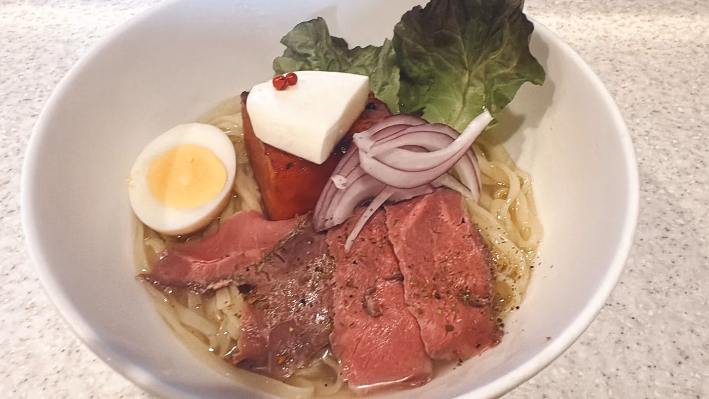 らぅめん考房 ありがた屋 洋風冷やし牛香露〜焼きスイカのせ〜