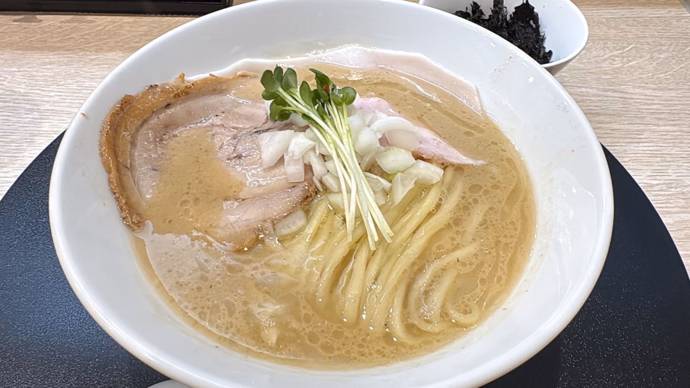 麺屋 伊藤 鳥白湯白醤油らーめん+煮干しあえ玉