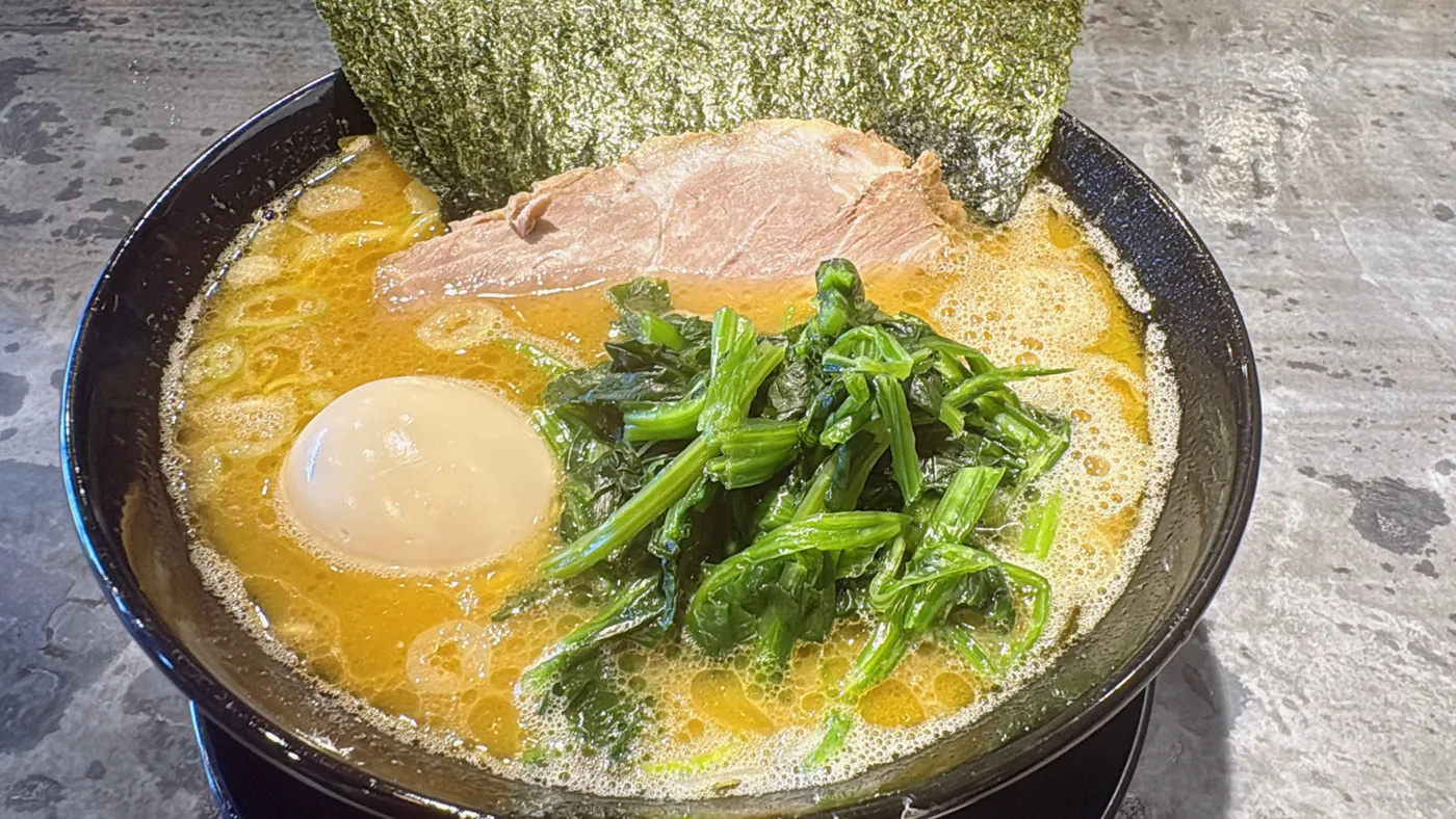 家系ラーメン桜家ののり味玉ラーメン