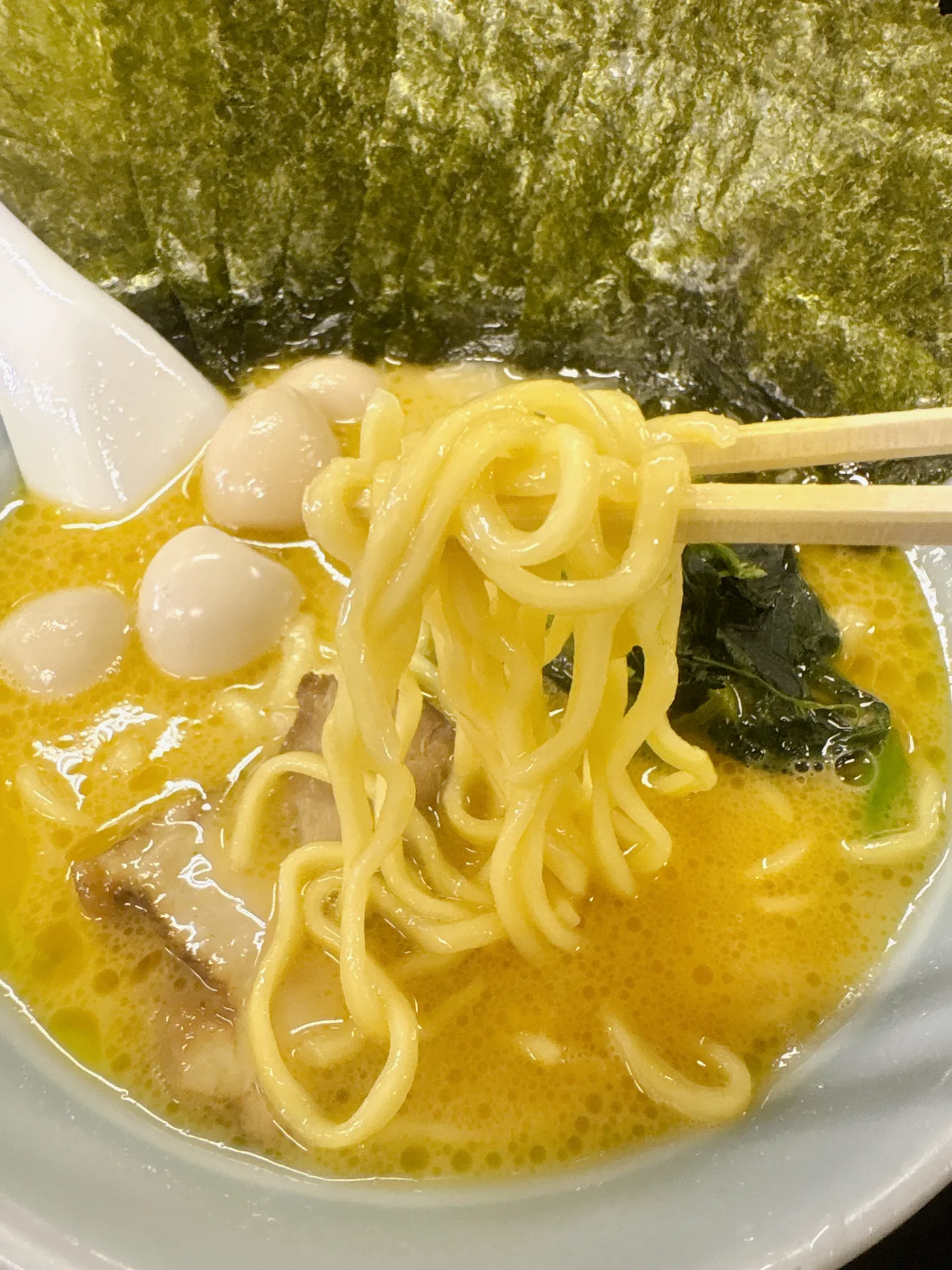 萬来亭の麺をリフトしたところ